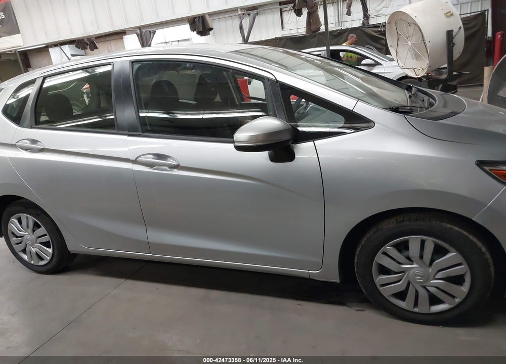 2016 HONDA FIT VIN: JHMGK5H57GX008358