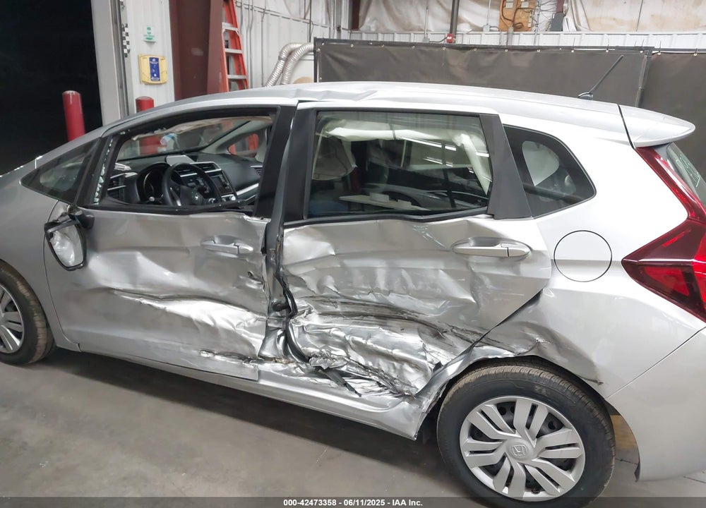 2016 HONDA FIT VIN: JHMGK5H57GX008358