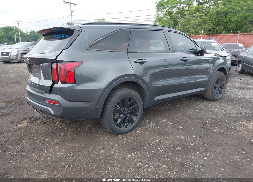 2021 KIA SORENTO VIN: 5XYRLDLC4MG070290