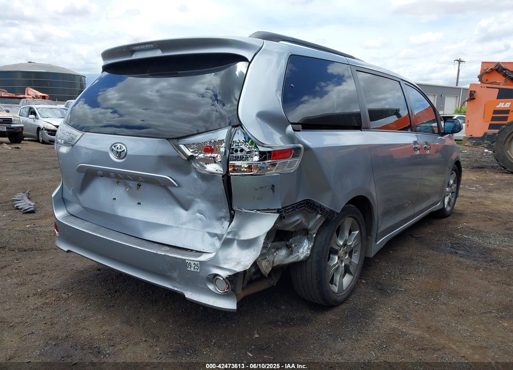 2015 TOYOTA SIENNA SE 8 PASSENGER/SE PREMIUM 8 PASSENGER VIN: 5TDXK3DC5FS542375