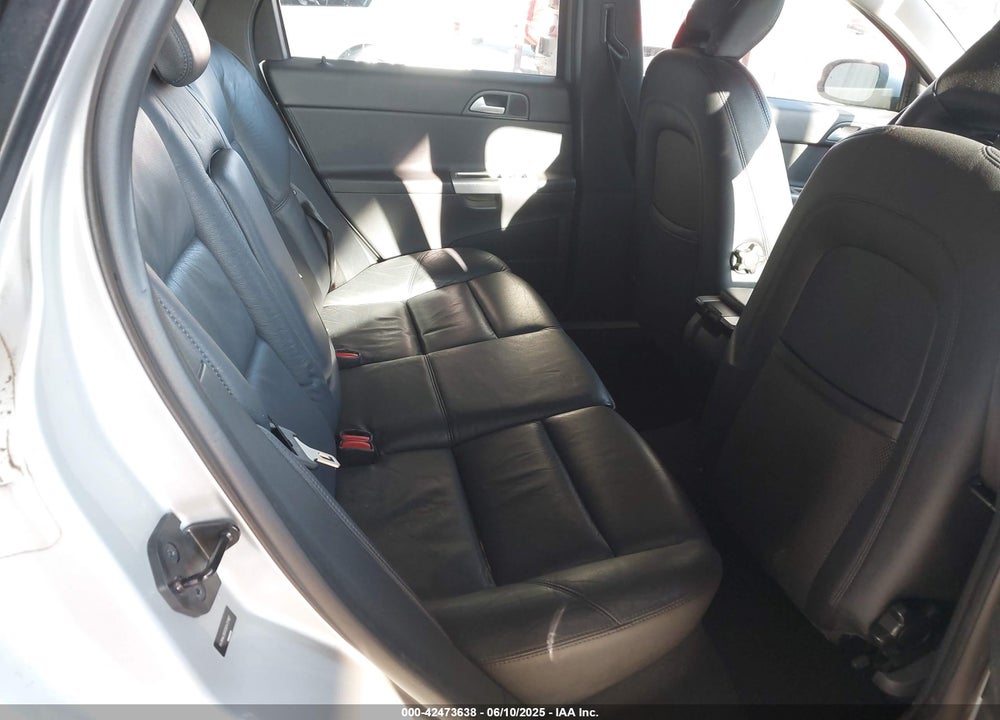 2009 VOLVO V50 VIN: YV1MW390592470167