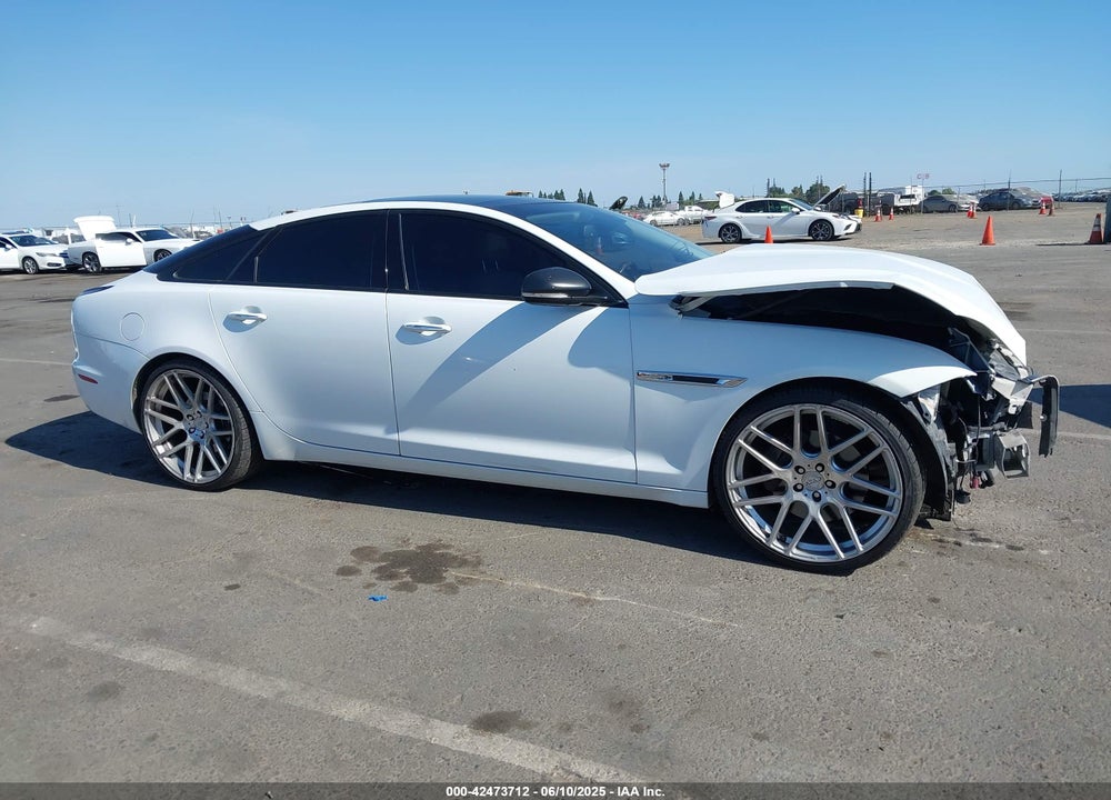 2012 JAGUAR XJ VIN: SAJWA1CB6CLV34389