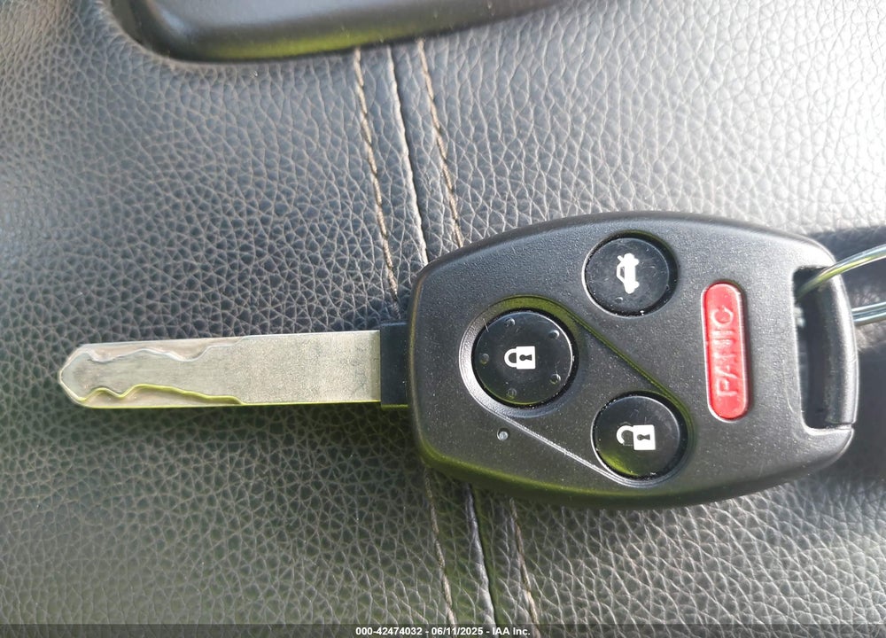 2010 HONDA ACCORD VIN: 1HGCS2B84AA008542