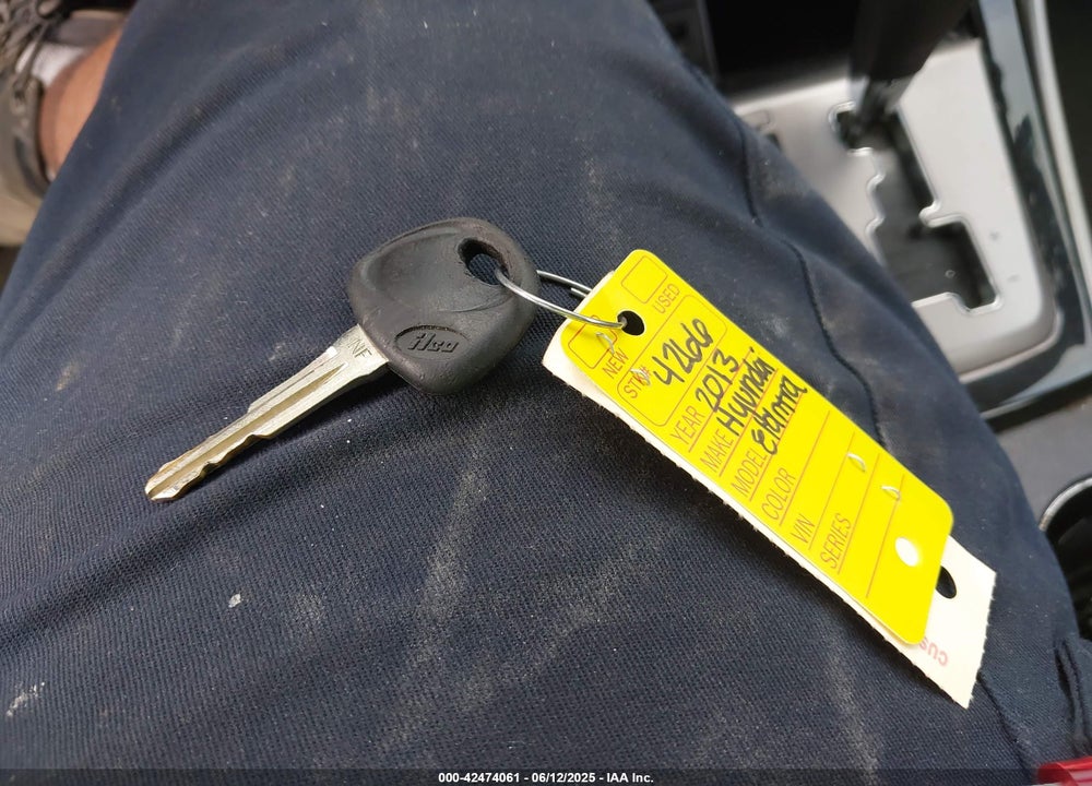 2013 HYUNDAI ELANTRA VIN: KMHDH4AE4DU931901