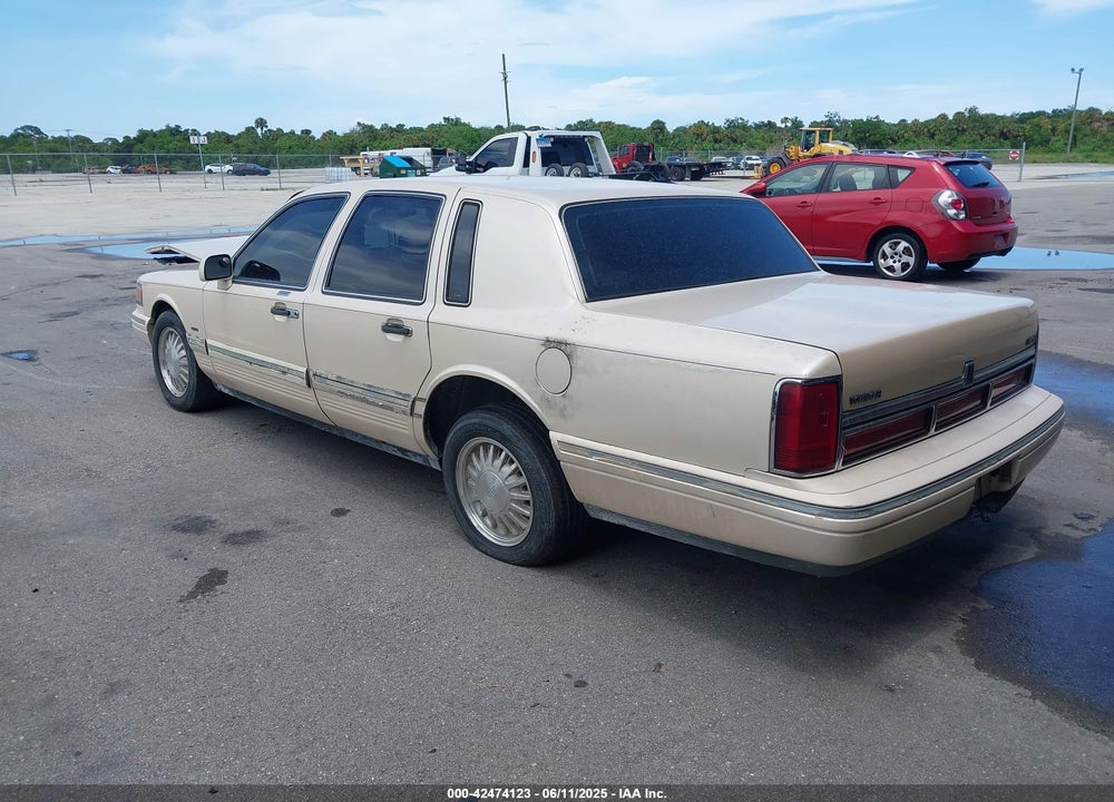 1996 LINCOLN TOWN CAR VIN: 1LNLM83W7TY634343