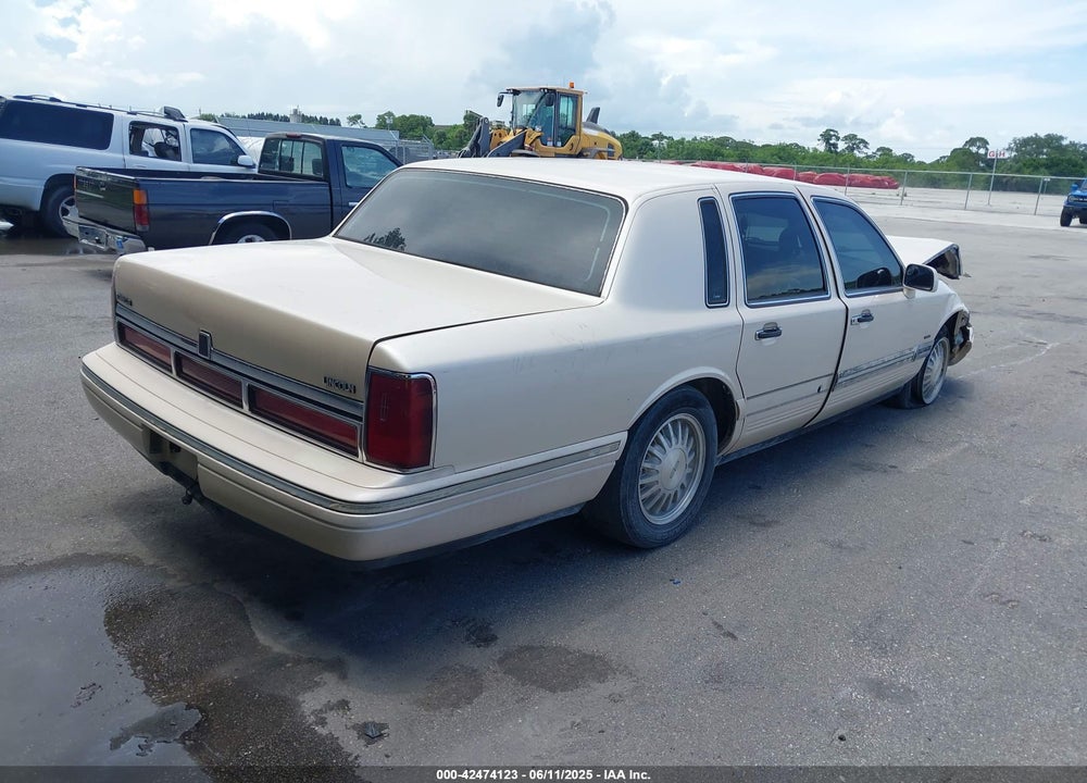 1996 LINCOLN TOWN CAR VIN: 1LNLM83W7TY634343