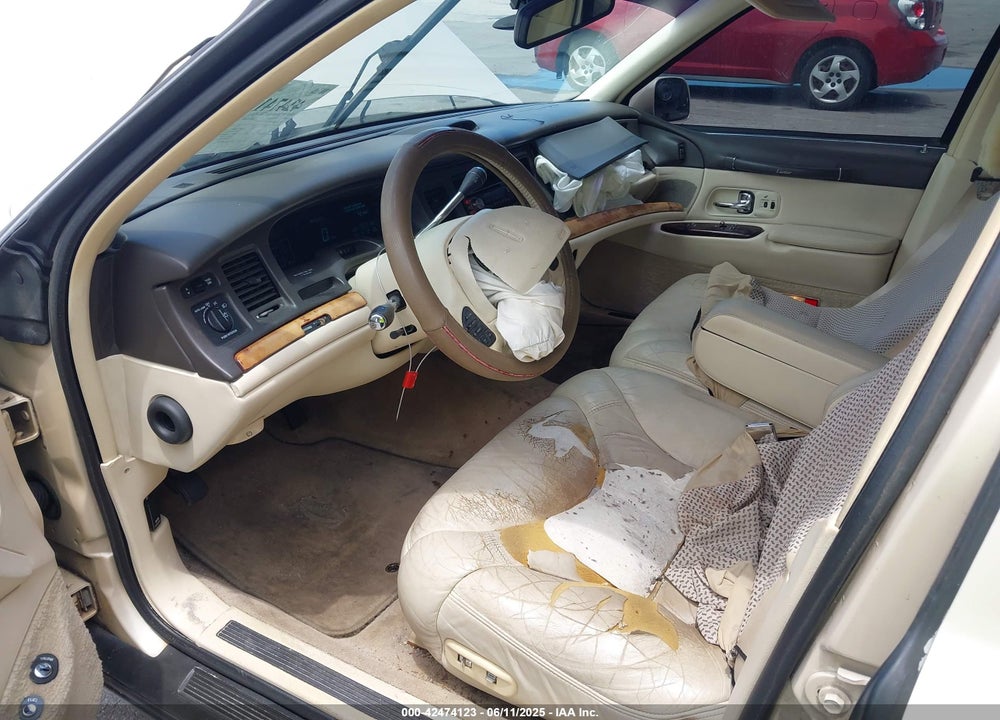 1996 LINCOLN TOWN CAR VIN: 1LNLM83W7TY634343