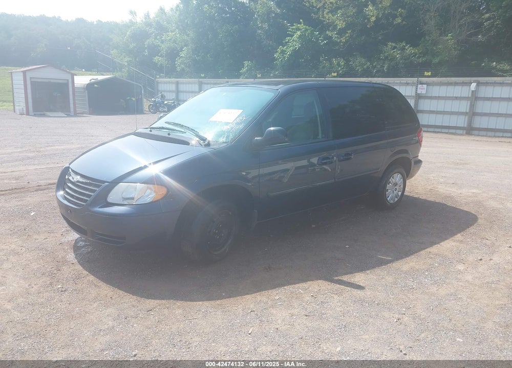2007 CHRYSLER TOWN & COUNTRY VIN: 1A4GJ45R17B101079