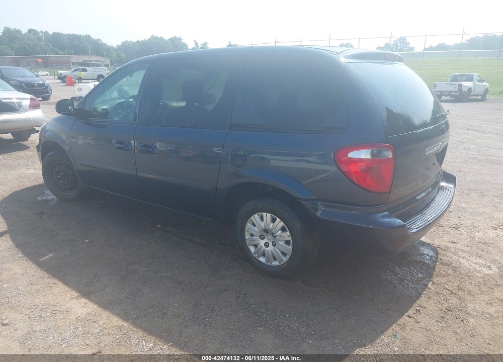 2007 CHRYSLER TOWN & COUNTRY VIN: 1A4GJ45R17B101079