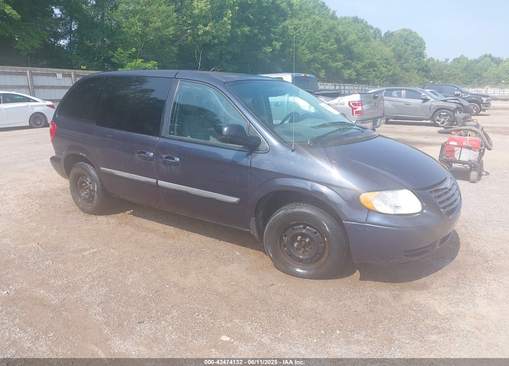 2007 CHRYSLER TOWN & COUNTRY VIN: 1A4GJ45R17B101079