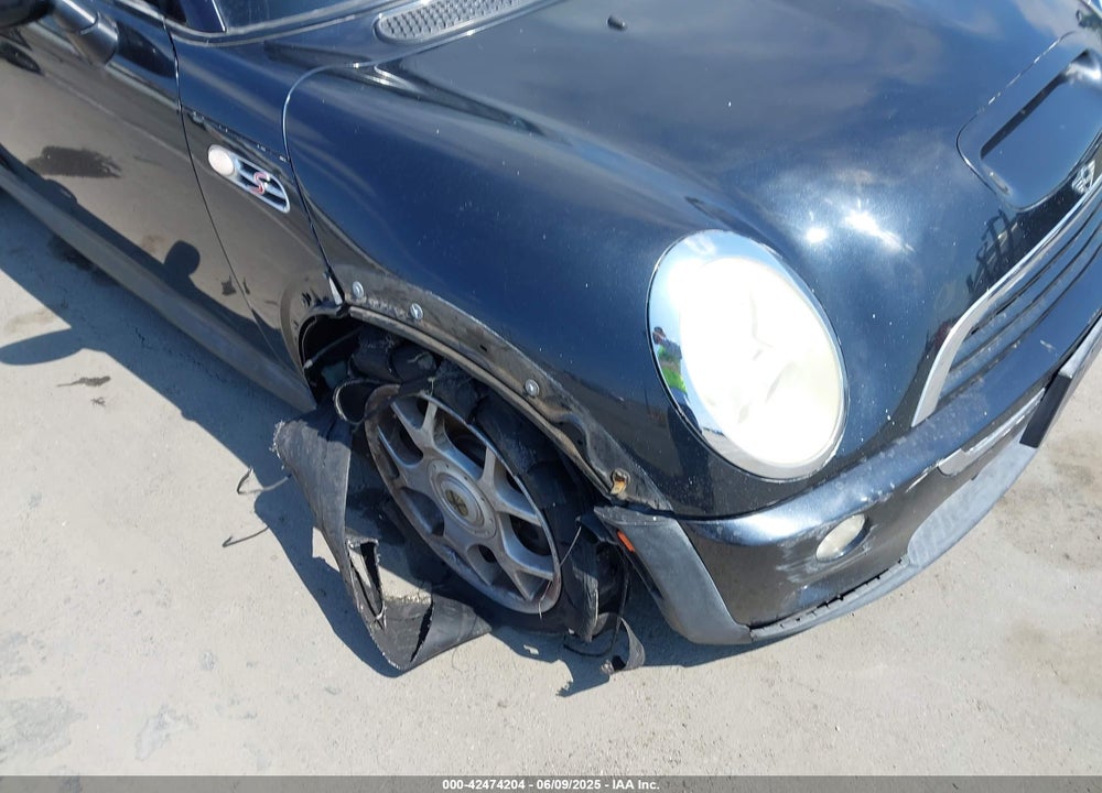 2006 MINI COOPER S VIN: WMWRE33596TJ35502
