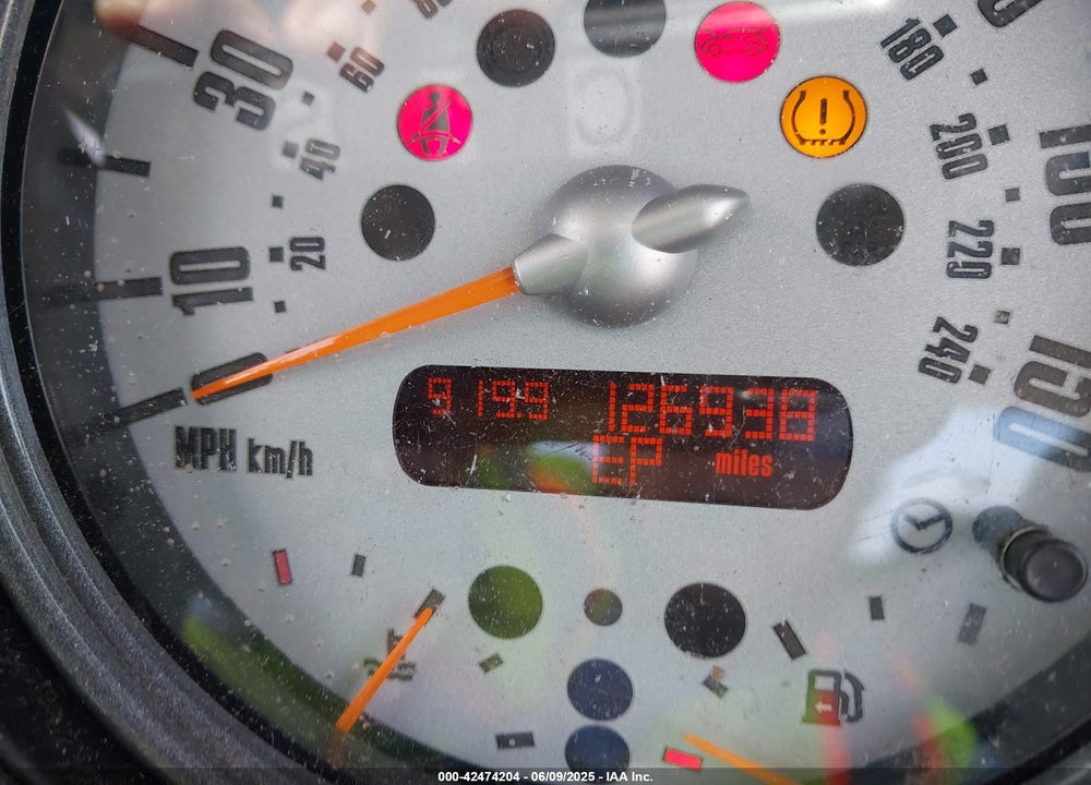 2006 MINI COOPER S VIN: WMWRE33596TJ35502