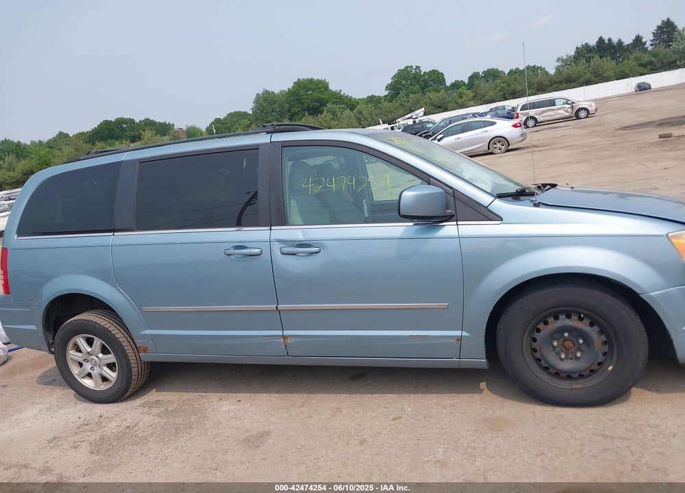 2010 CHRYSLER TOWN & COUNTRY VIN: 2A4RR5D18AR300237