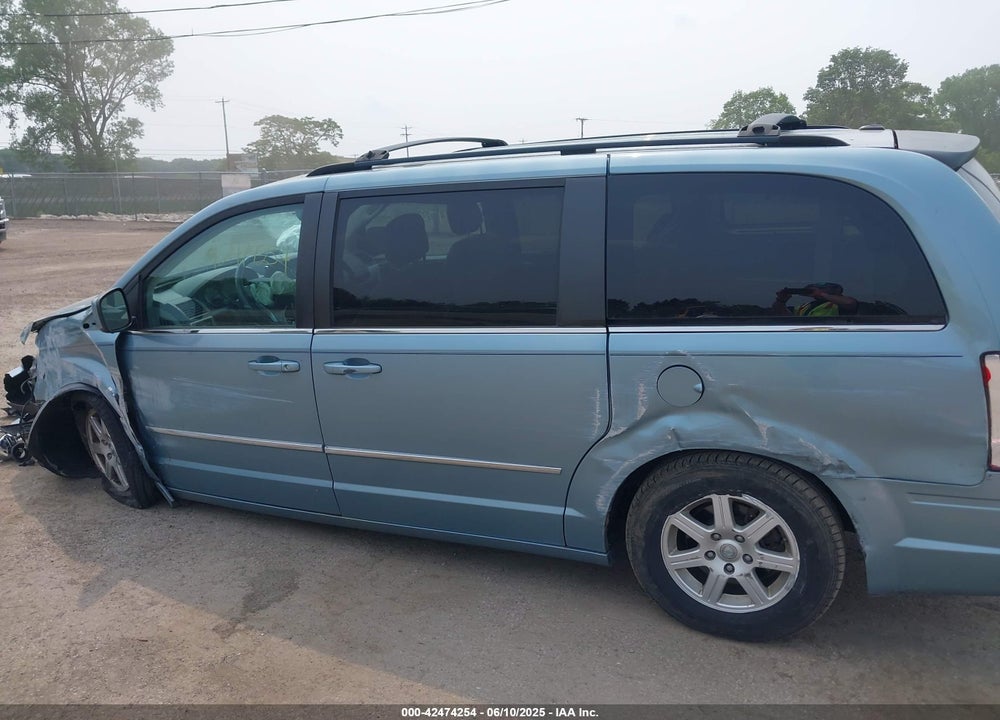 2010 CHRYSLER TOWN & COUNTRY VIN: 2A4RR5D18AR300237