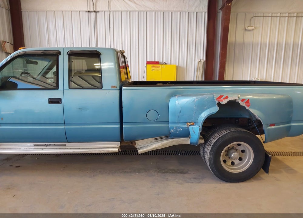1993 CHEVROLET GMT-400 K3500 VIN: 1GCHK39N3PE242677