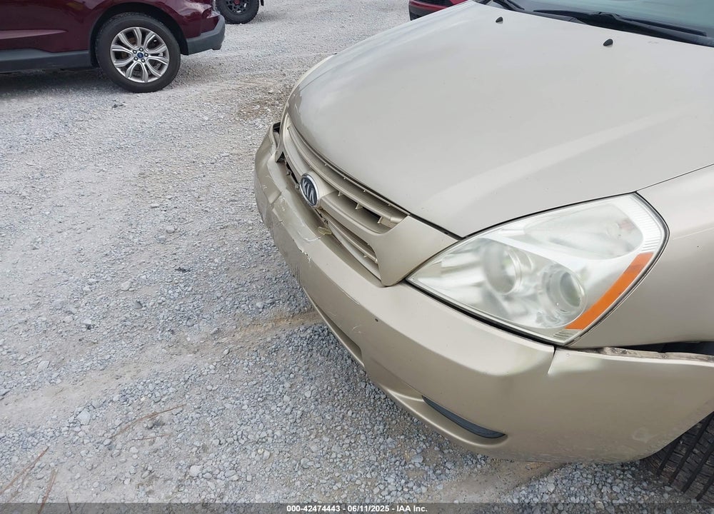 2009 KIA SEDONA VIN: KNDMB133396277095