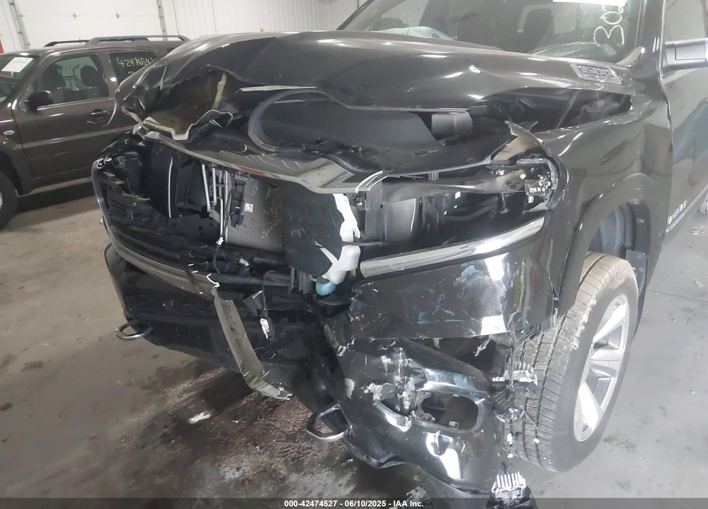 2019 RAM 1500 LIMITED 4X4 5'7 BOX VIN: 1C6SRFHT4KN752006