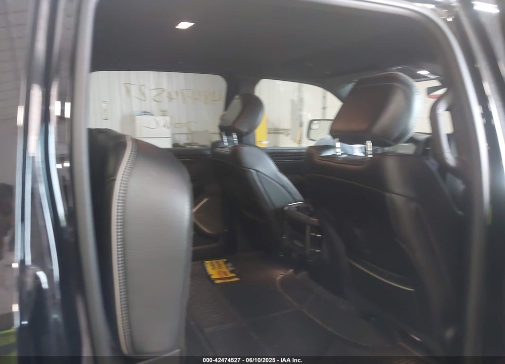 2019 RAM 1500 LIMITED 4X4 5'7 BOX VIN: 1C6SRFHT4KN752006