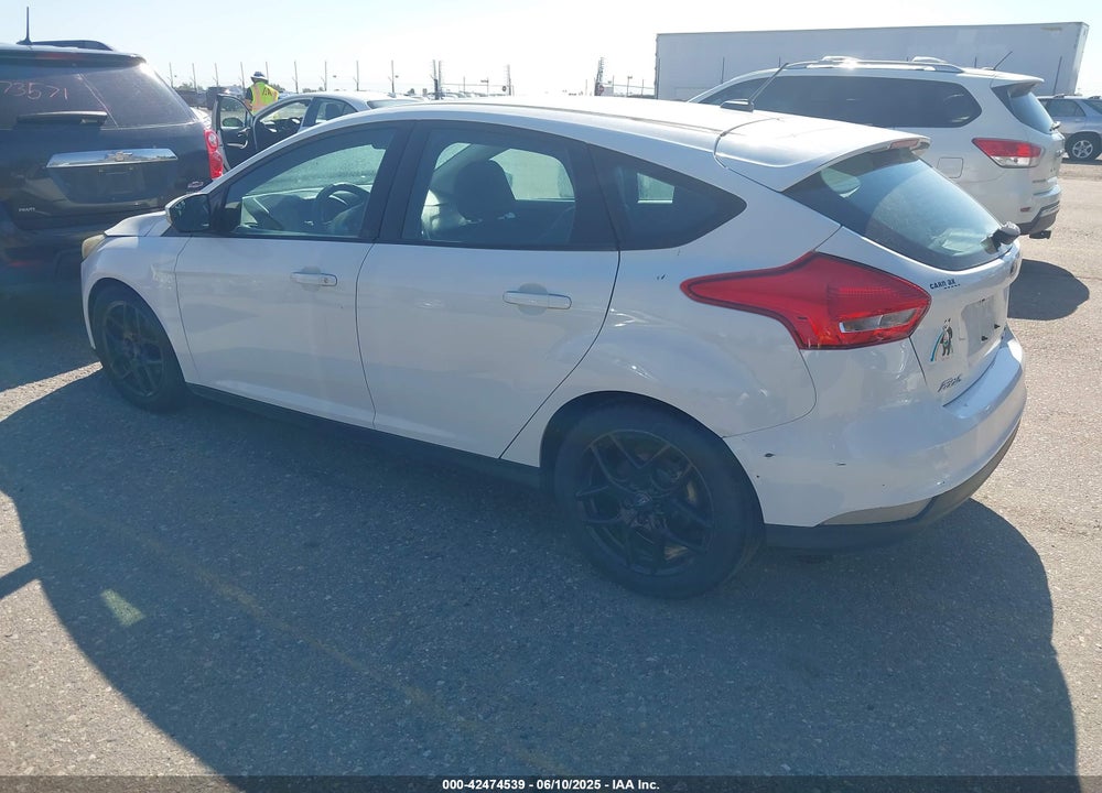 2015 FORD FOCUS SE VIN: 1FADP3K28FL287307