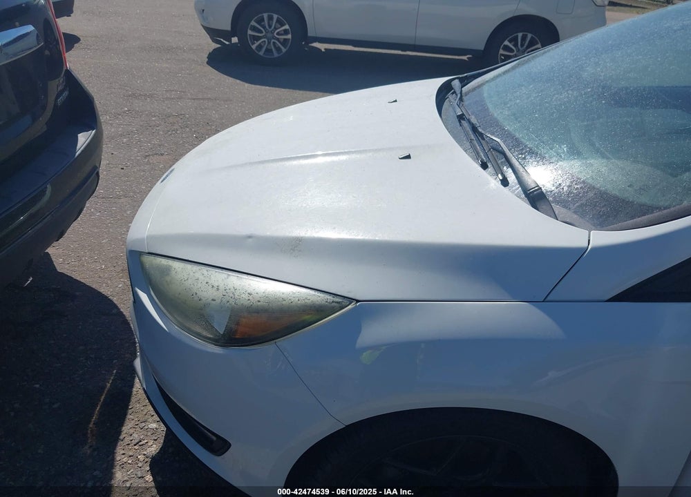2015 FORD FOCUS SE VIN: 1FADP3K28FL287307