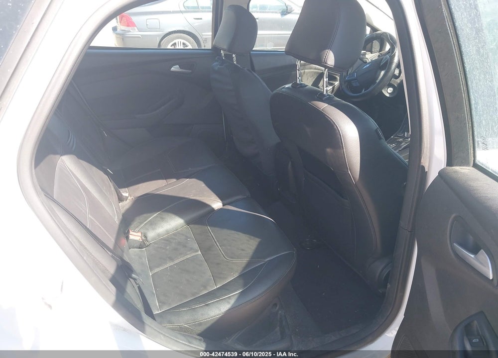 2015 FORD FOCUS SE VIN: 1FADP3K28FL287307