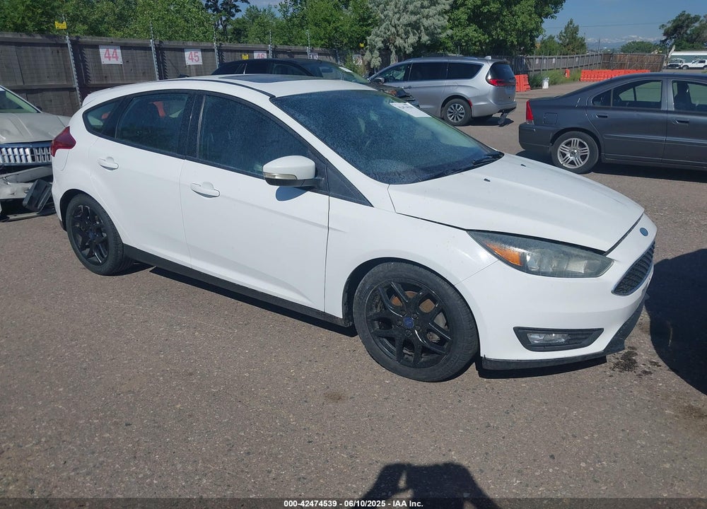 2015 FORD FOCUS SE VIN: 1FADP3K28FL287307