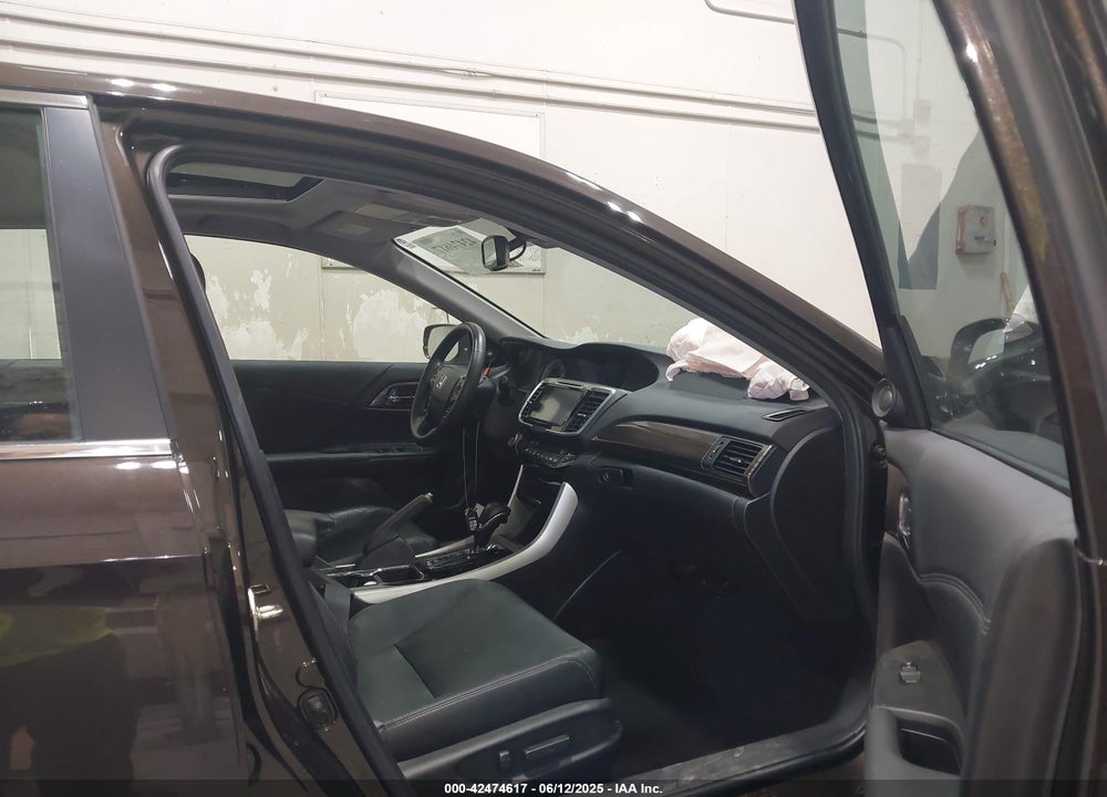 2016 HONDA ACCORD EX-L VIN: 1HGCR2F94GA247306