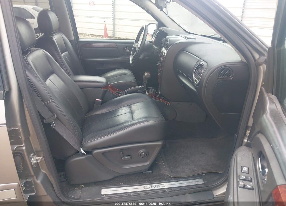 2005 GMC ENVOY XL SLT VIN: 1GKES16M956181012