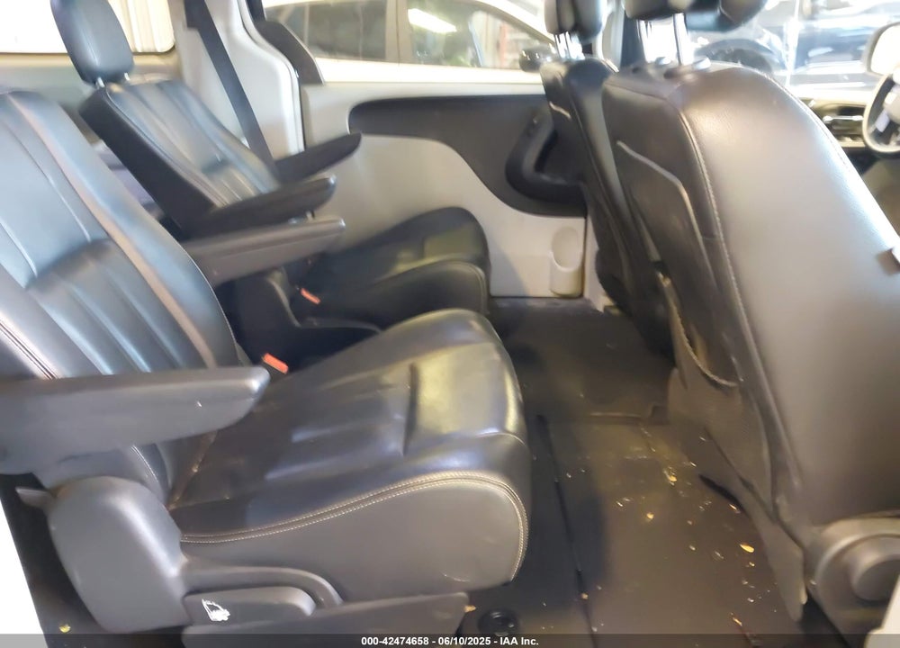2014 CHRYSLER TOWN & COUNTRY TOURING VIN: 2C4RC1BG7ER143622