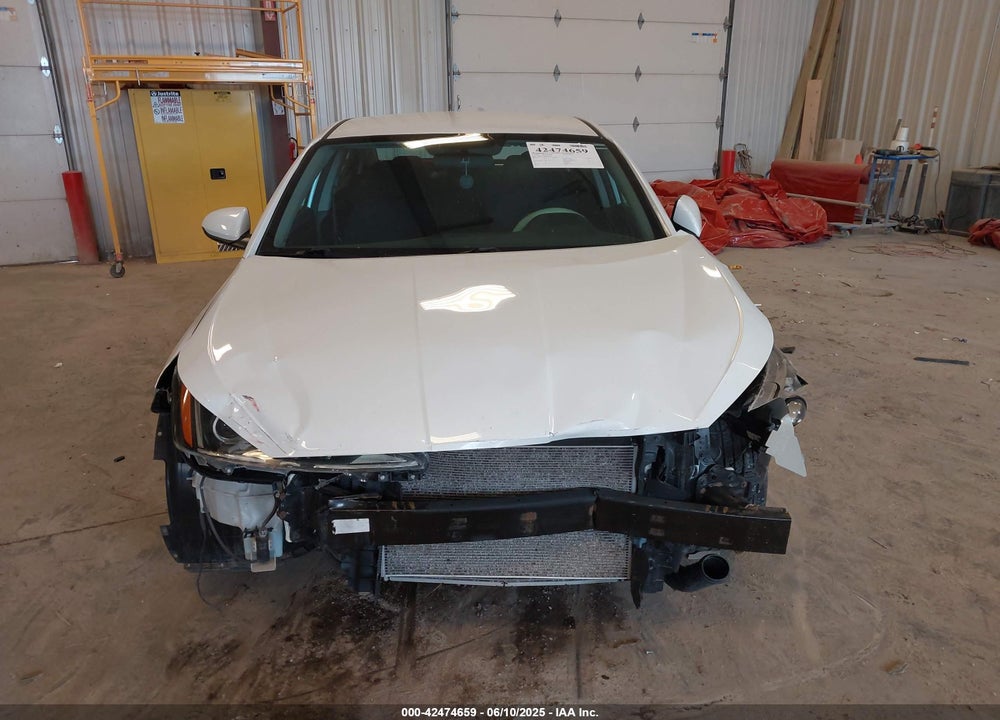 2019 HYUNDAI ELANTRA VIN: 5NPD74LF0KH435661