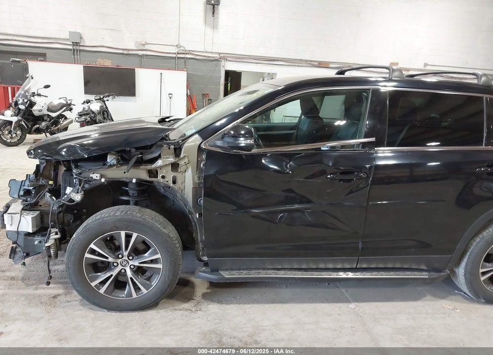 2019 TOYOTA HIGHLANDER VIN: 5TDBZRFH9KS939129