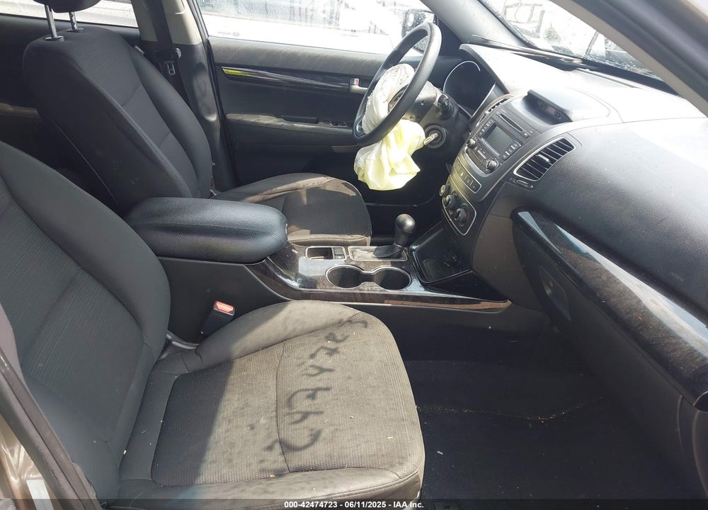 2014 KIA SORENTO VIN: 5XYKTCA64EG467525