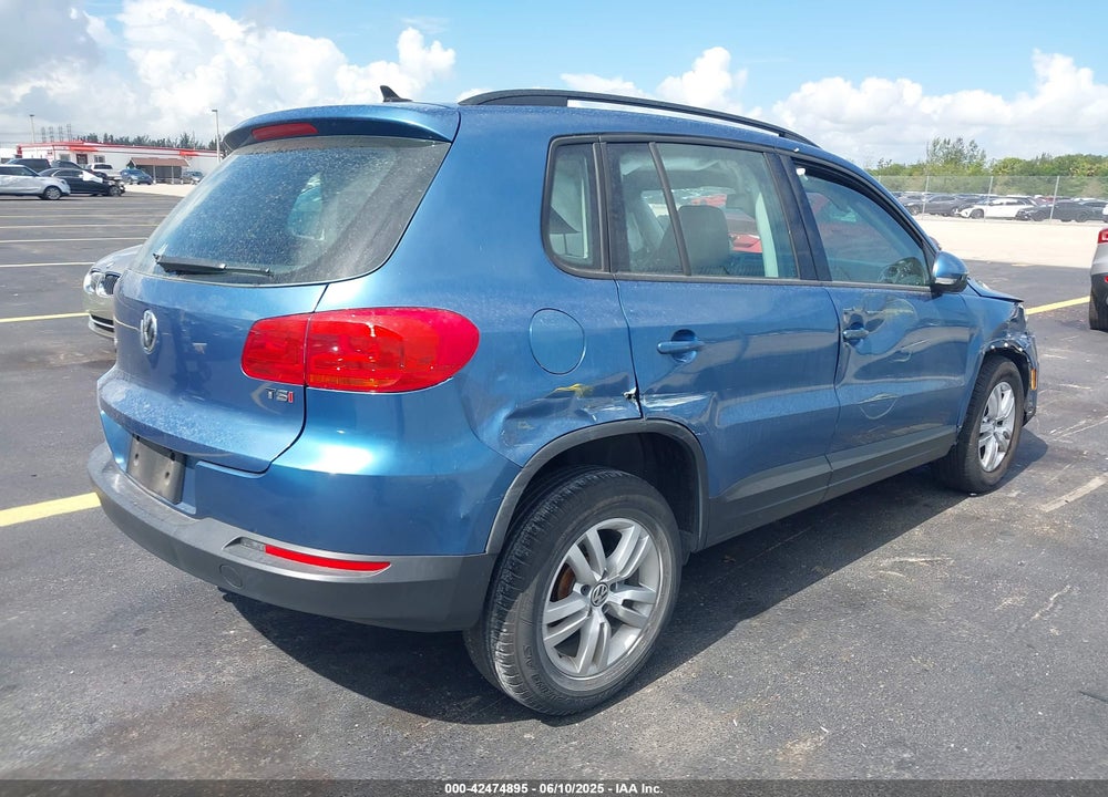 2017 VOLKSWAGEN TIGUAN VIN: WVGAV7AX7HW510957