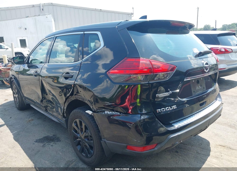 2017 NISSAN ROGUE S VIN: 5N1AT2MT8HC864425