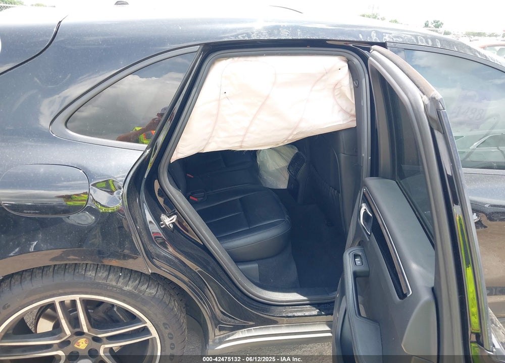 2020 PORSCHE MACAN VIN: WP1AA2A56LLB00449