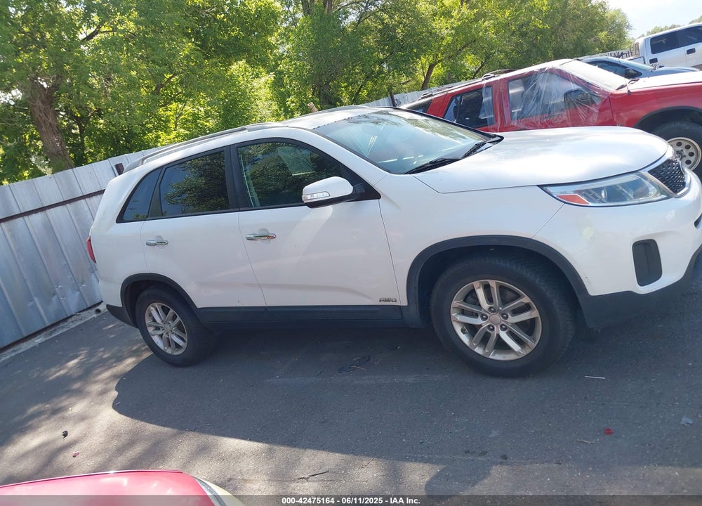 2015 KIA SORENTO VIN: 5XYKTDA72FG598873