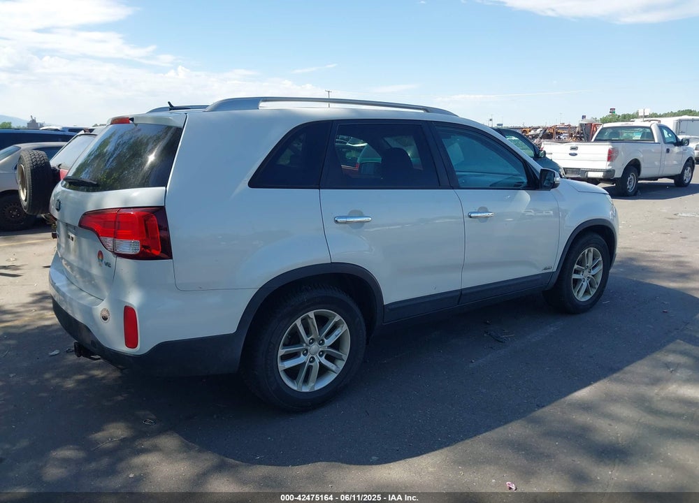 2015 KIA SORENTO VIN: 5XYKTDA72FG598873