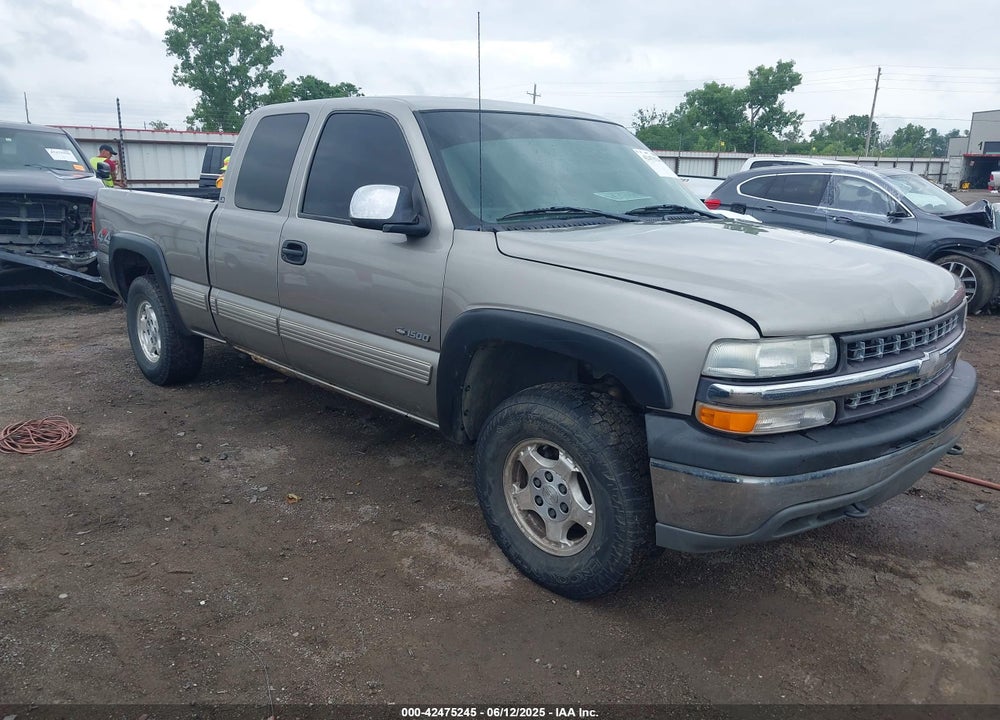 2001 CHEVROLET SILVERADO 1500 LS VIN: 2GCEK19T011248824
