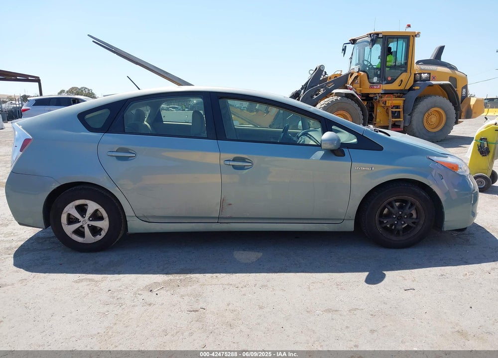 2013 TOYOTA PRIUS TWO VIN: JTDKN3DU4D5585599