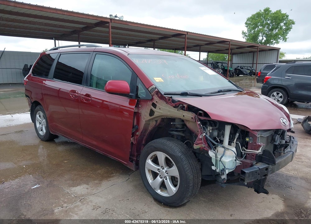 2017 TOYOTA SIENNA LE 8 PASSENGER VIN: 5TDKZ3DC6HS881607
