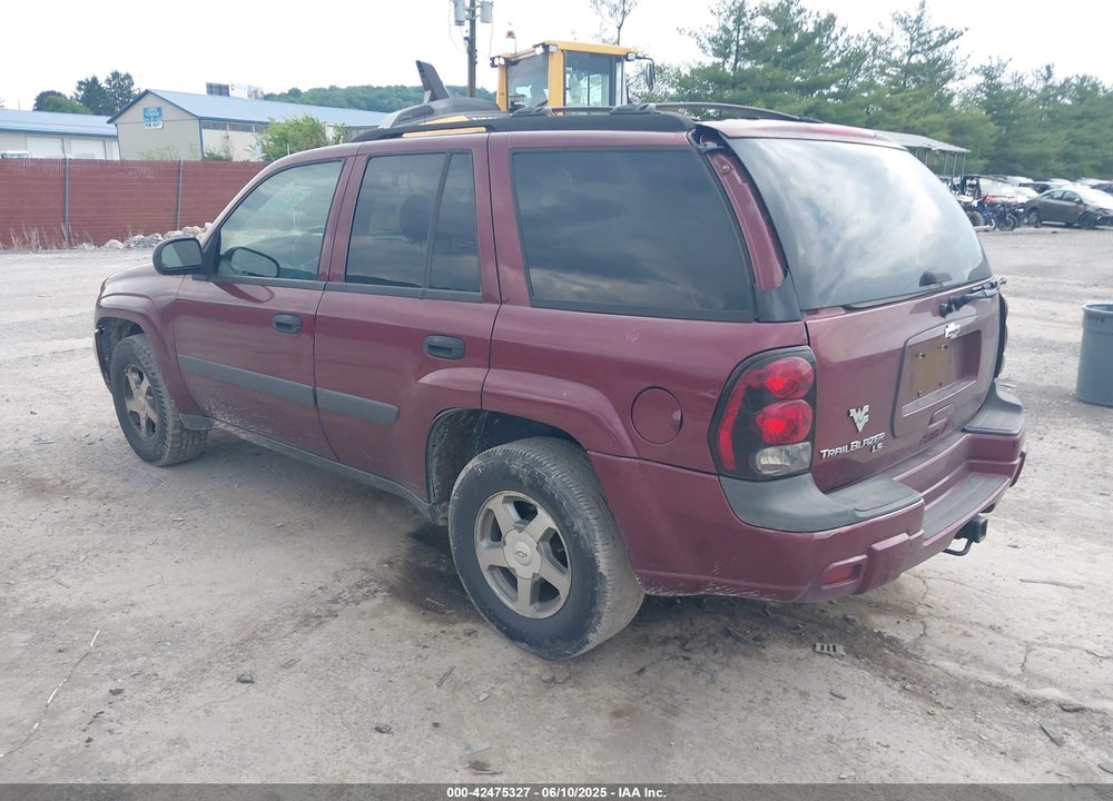 2005 CHEVROLET TRAILBLAZER LS VIN: 1GNDT13S052356270