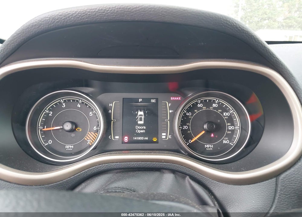 2015 JEEP CHEROKEE VIN: 1C4PJLCB2FW770703