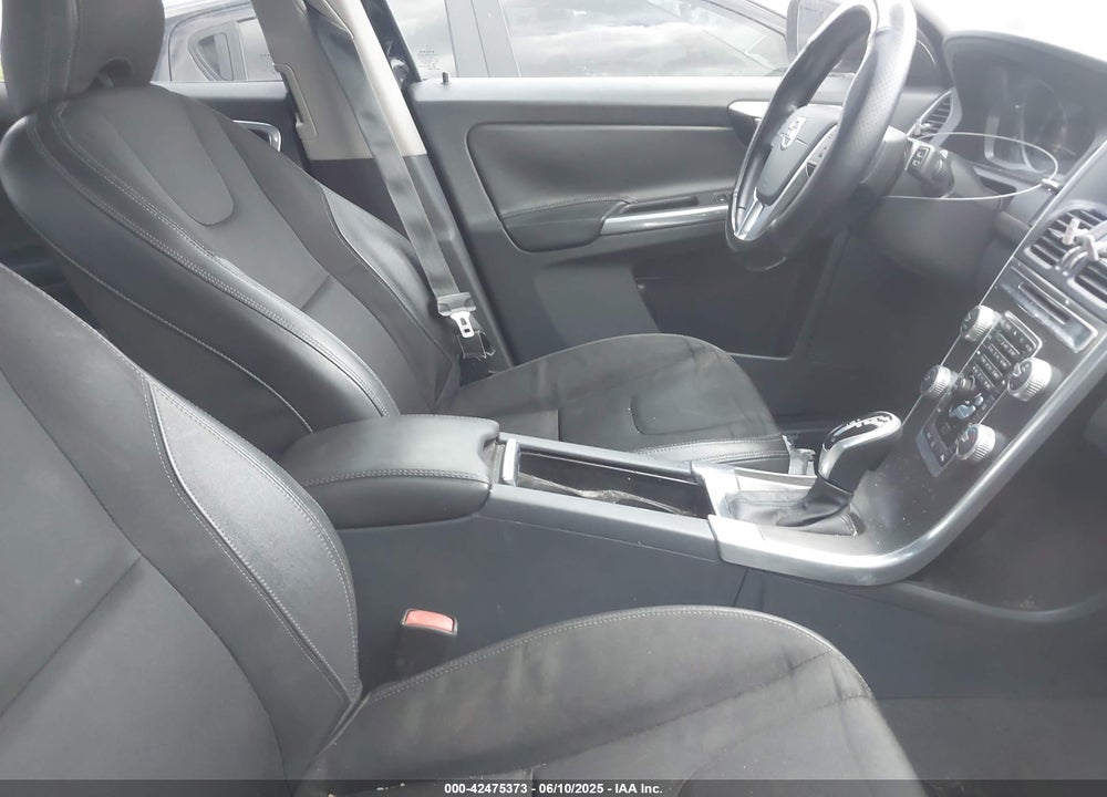 2016 VOLVO XC60 T5 DRIVE-E VIN: YV440MDJ6G2861867