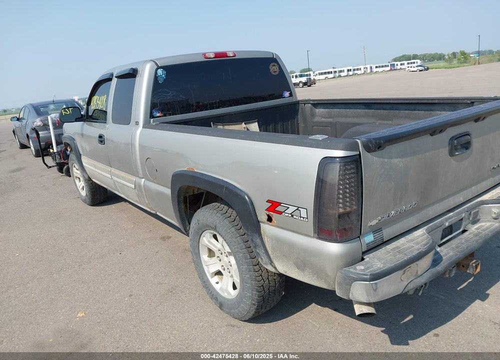 2003 CHEVROLET SILVERADO 1500 LS VIN: 2GCEK19T931269237