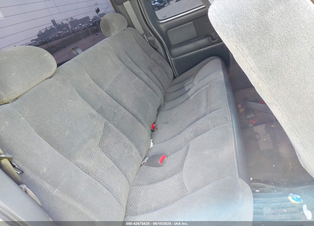 2003 CHEVROLET SILVERADO 1500 LS VIN: 2GCEK19T931269237