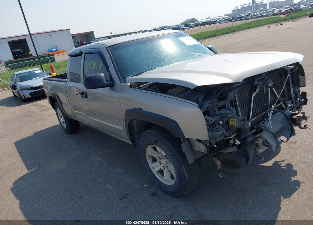 2003 CHEVROLET SILVERADO 1500 LS VIN: 2GCEK19T931269237