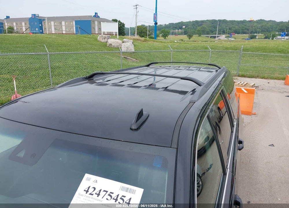 2018 CHEVROLET SUBURBAN VIN: 1GNSKHKC2JR157624