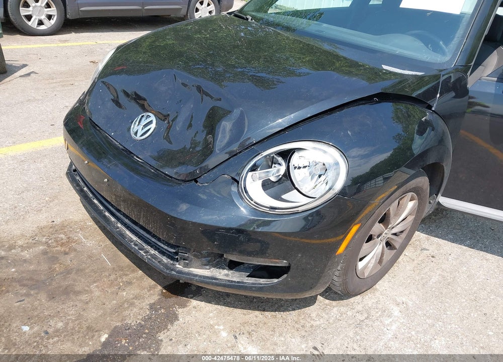 2014 VOLKSWAGEN BEETLE VIN: 3VWF17ATXEM652988