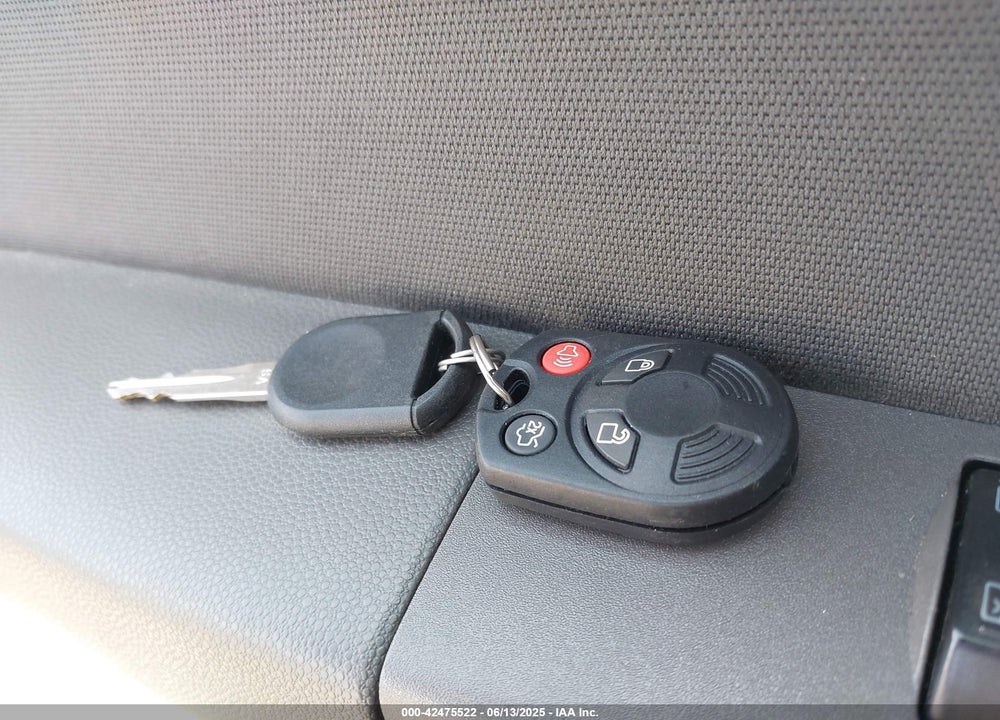2008 FORD FOCUS VIN: 1FAHP35N38W285215