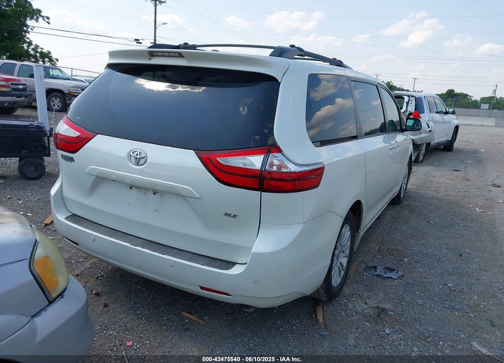 2016 TOYOTA SIENNA XLE PREMIUM 8 PASSENGER VIN: 5TDYK3DC4GS745554
